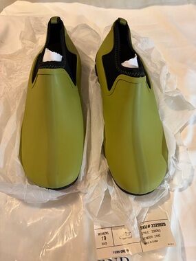 Lands' End Sz.10 Fern Green Women's Slip-On Rain Boots brand new sealed package